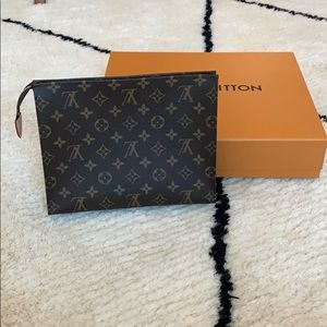 Louis Vuitton toiletry pouch 26